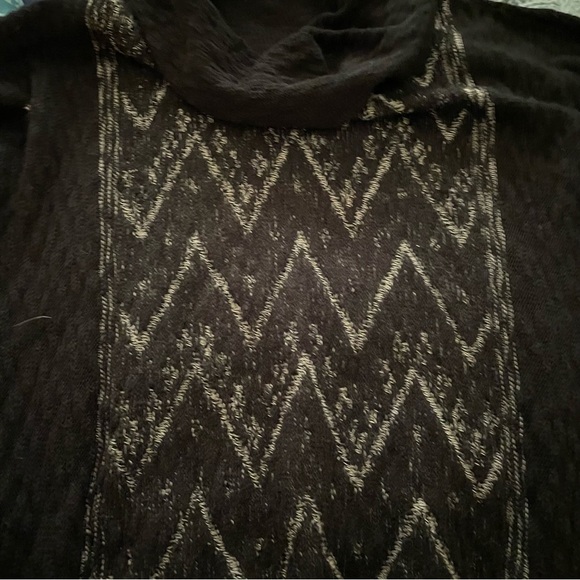 Wild Pearl Knit Cozy Turtleneck Sweater Fringe Hem Front Chevron Design Medium - Picture 4 of 5